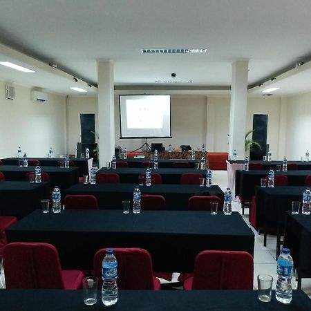 Pia Hotel Cirebon Kültér fotó