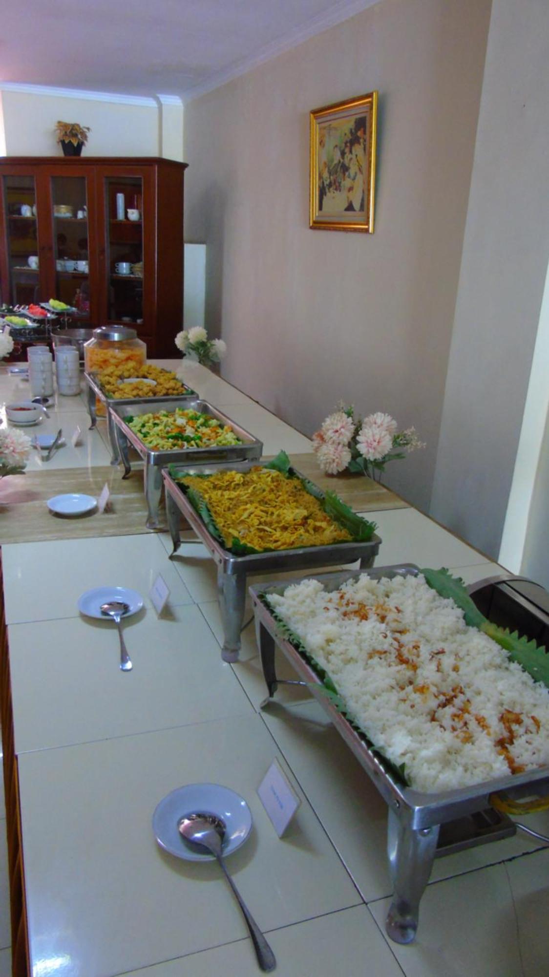 Pia Hotel Cirebon Kültér fotó