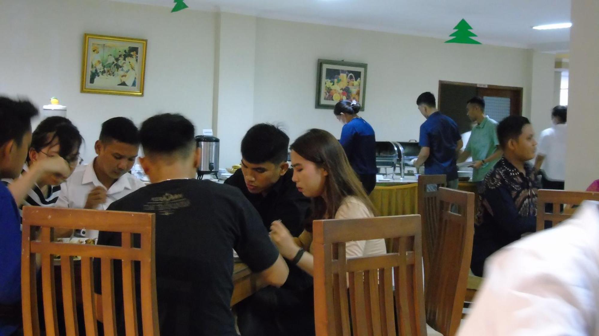Pia Hotel Cirebon Kültér fotó