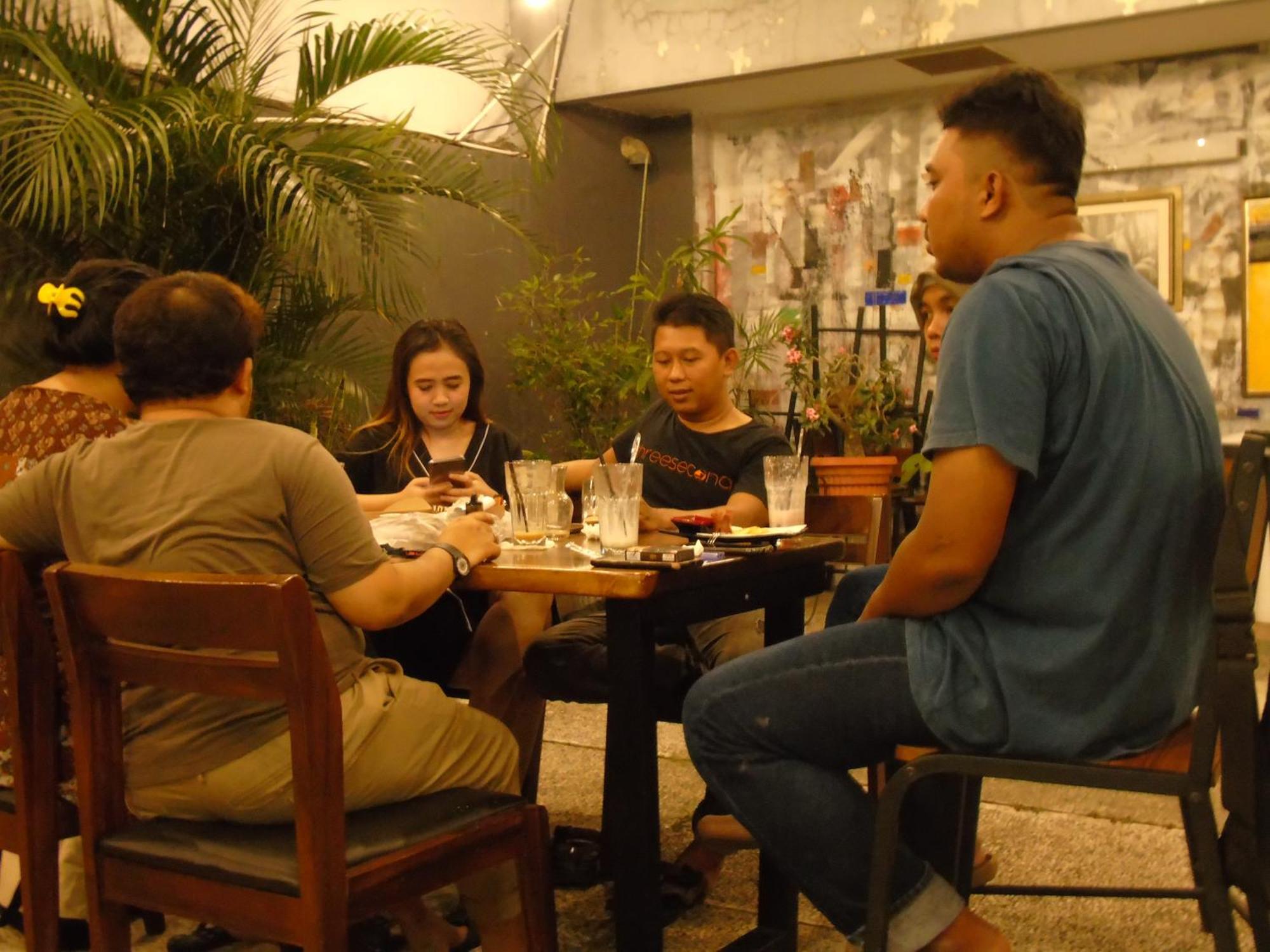 Pia Hotel Cirebon Kültér fotó