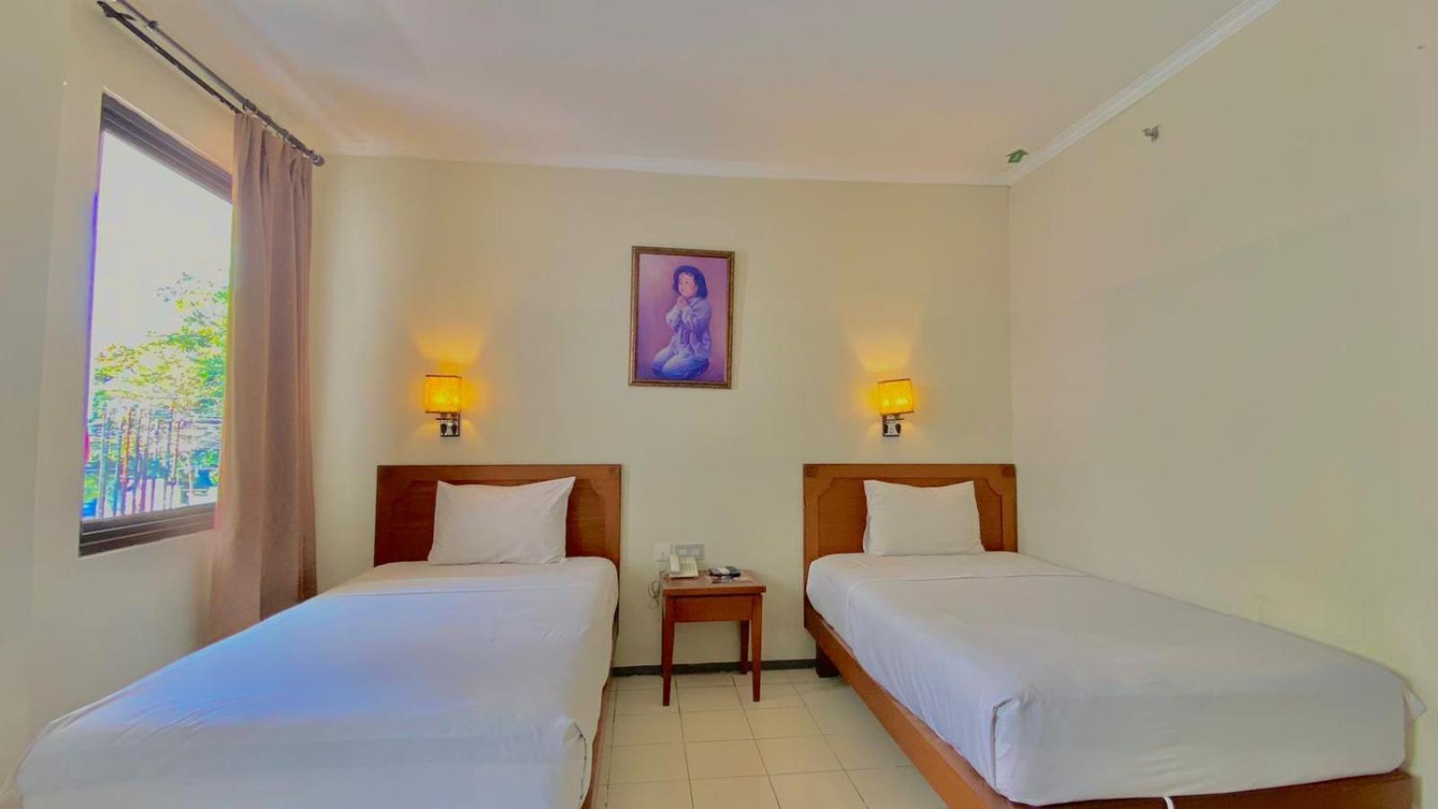 Pia Hotel Cirebon Kültér fotó